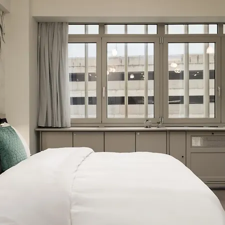 Flat Opposite From 24 Hour Parking 아파트