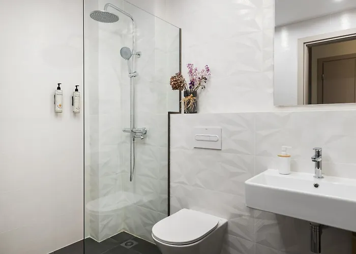 Flat Opposite From 24 Hour Parking * 塞萨洛尼基