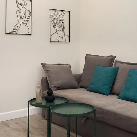 Flat Opposite From 24 Hour Parking Lejlighed